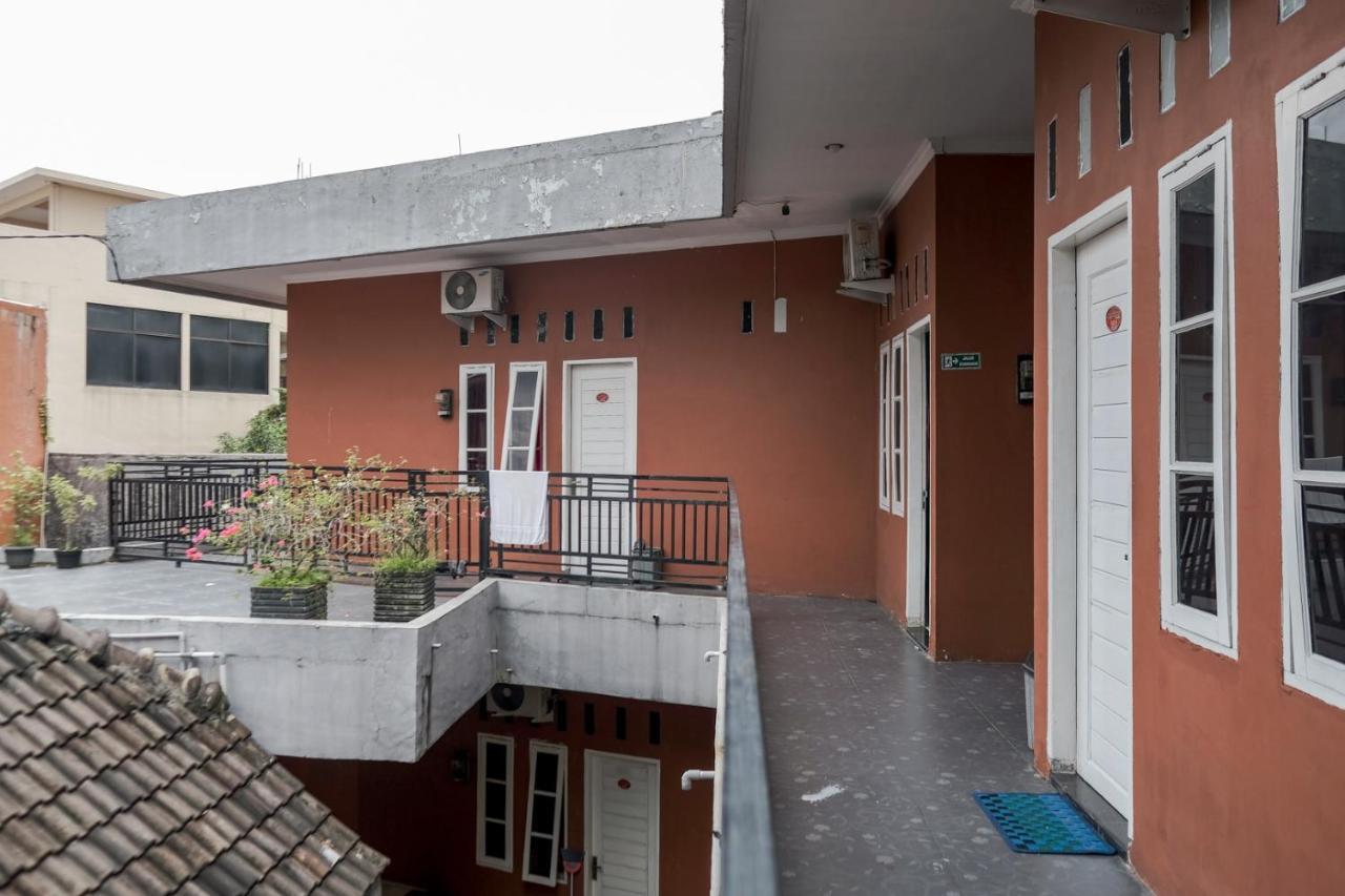 Djaboerigin Mongonsidi Guest House Redpartner Медан Екстериор снимка