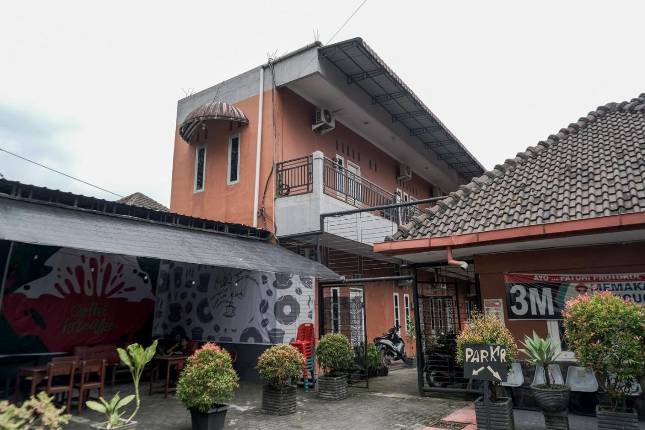 Djaboerigin Mongonsidi Guest House Redpartner Медан Екстериор снимка