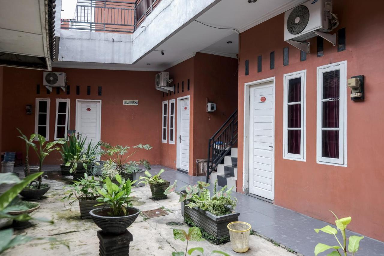 Djaboerigin Mongonsidi Guest House Redpartner Медан Екстериор снимка