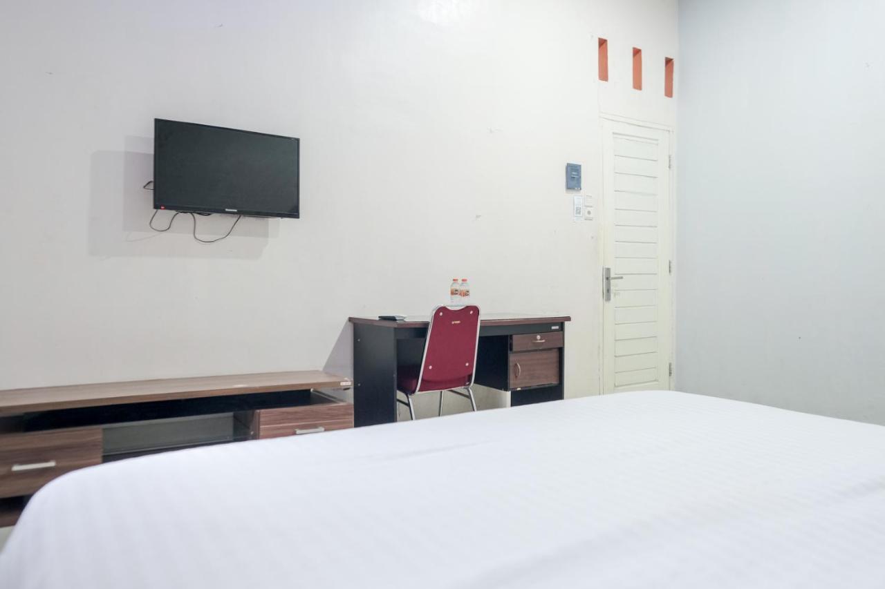 Djaboerigin Mongonsidi Guest House Redpartner Медан Екстериор снимка